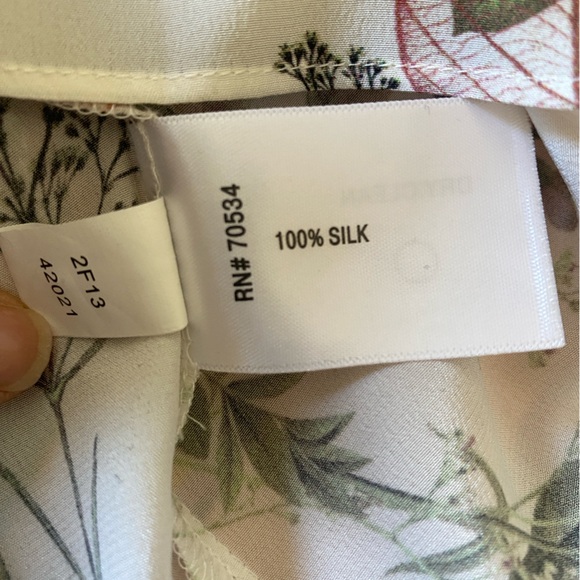 Orvis Women's 100% Silk Floral Button Up Blouse Size Large NEW - Picture 11 of 15